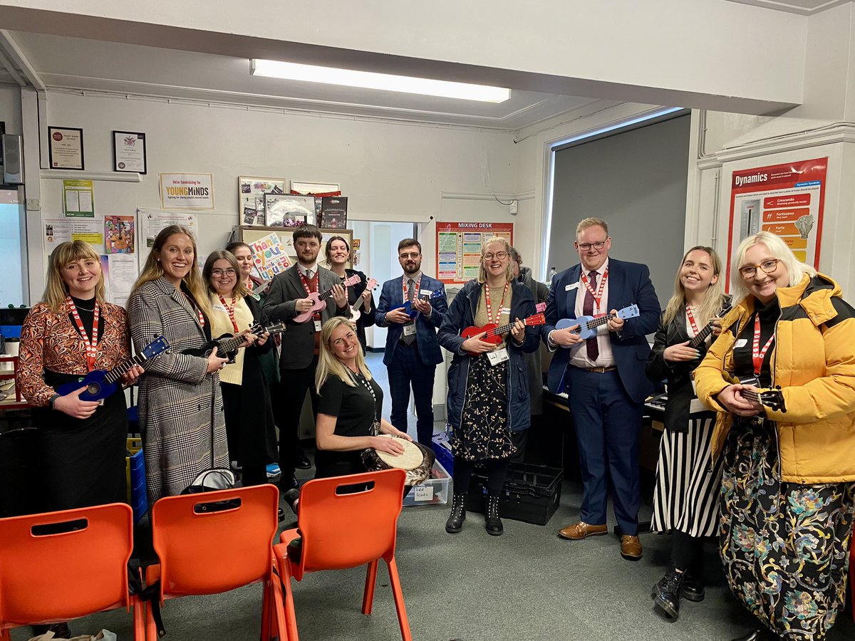 SarahNic13's tweet photo. Great day in Bedford High School Music Department delivering sessions on key aspects of running a strong music department to the lovely @MMUsicPGCE group wishing you all success in your teaching careers @BedfordArts @JanetMadden13 https://t.co/Y1LA1ec2pa