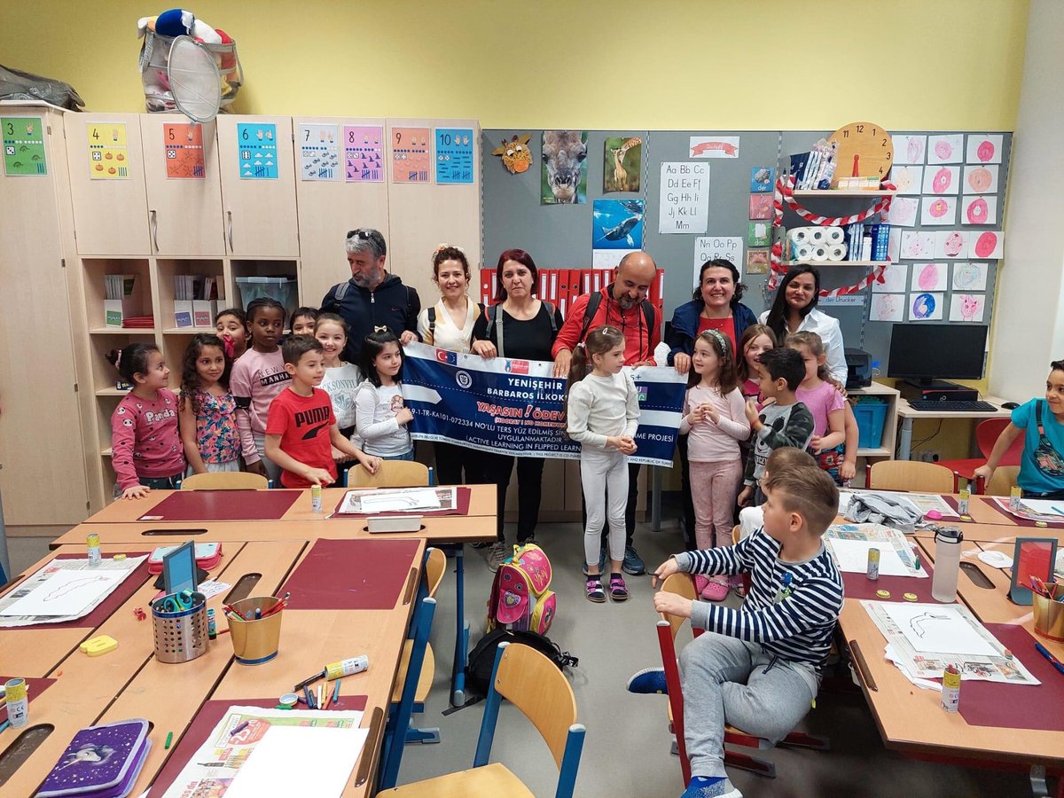 İş başı gözlem 3.gün:
Ortak okulumuzun müdire hanımından okul hakkında bilgi aldık. İngilizce dersi gözlemi yaptık.<a href="/ilknurtopal57/">İlknur Mengilli Topal</a>  <a href="/yusuf_gulgen/">Yusuf GÜLGEN</a> <a href="/ulusalajans/">Türkiye Ulusal Ajansı 🇹🇷 Turkish NA</a> <a href="/eTwinningDestek/">eTwinning Projects Dissemination</a> <a href="/yenisehirmem_33/">Yenişehir İlçe Milli Eğitim Müdürlüğü</a>