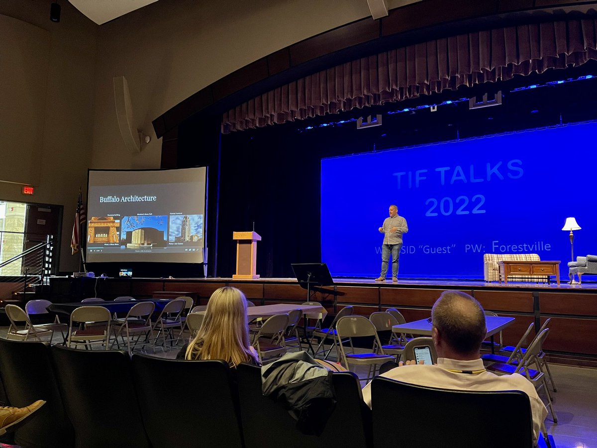 @InsightPhilED taking the stage at #WNYTIF 🎙#TIFtalks!  Talking about comparing architectural design to education! Designing lessons like designing buildings so everyone has access! 🤩 ROCKSTAR!! #edtech