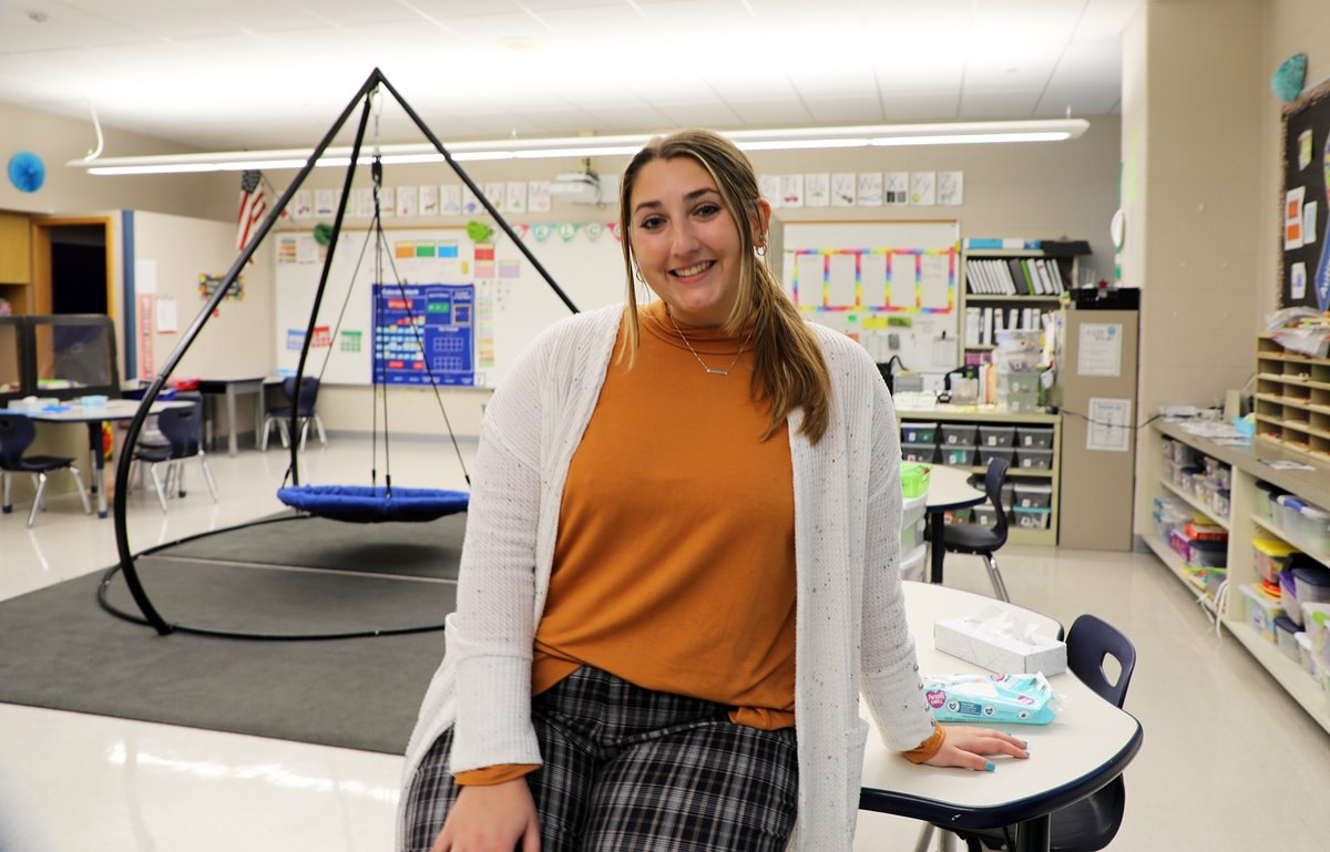 BloomsburgU's tweet image. “There was always something in me telling me to be a teacher. It’s hard to pinpoint the exact moment when I knew, but it was definitely confirmed when I started the Danville Practicum.” 🍎📚💛🐾 #TeacherAppreciationWeek #BUClass2022 #BloomOnward #education