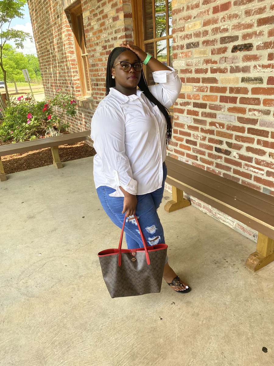 micaiah48408328's tweet photo. Treat me like an option I’ll show you how many I got 💋🧸#alcorntwitter https://t.co/Ju5qa4rjLd