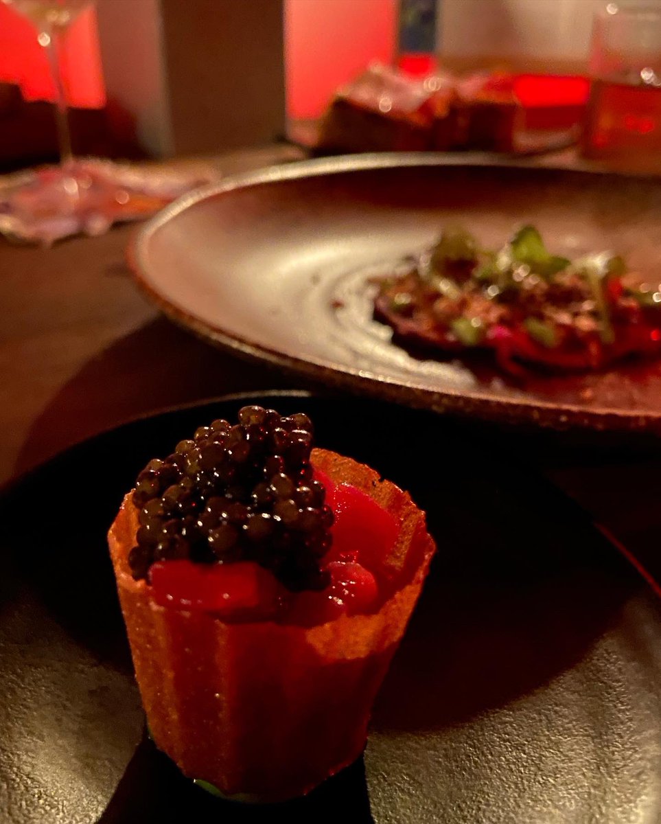 PaulTrainerPT's tweet photo. A spectacular collaboration as @TheGannetGla created a tasting menu with cocktail specialists The Absent Ear. Some of Glasgow’s best food and drink was served last night to raise funds for @Refuweegee. https://t.co/QxDNwRZq8X