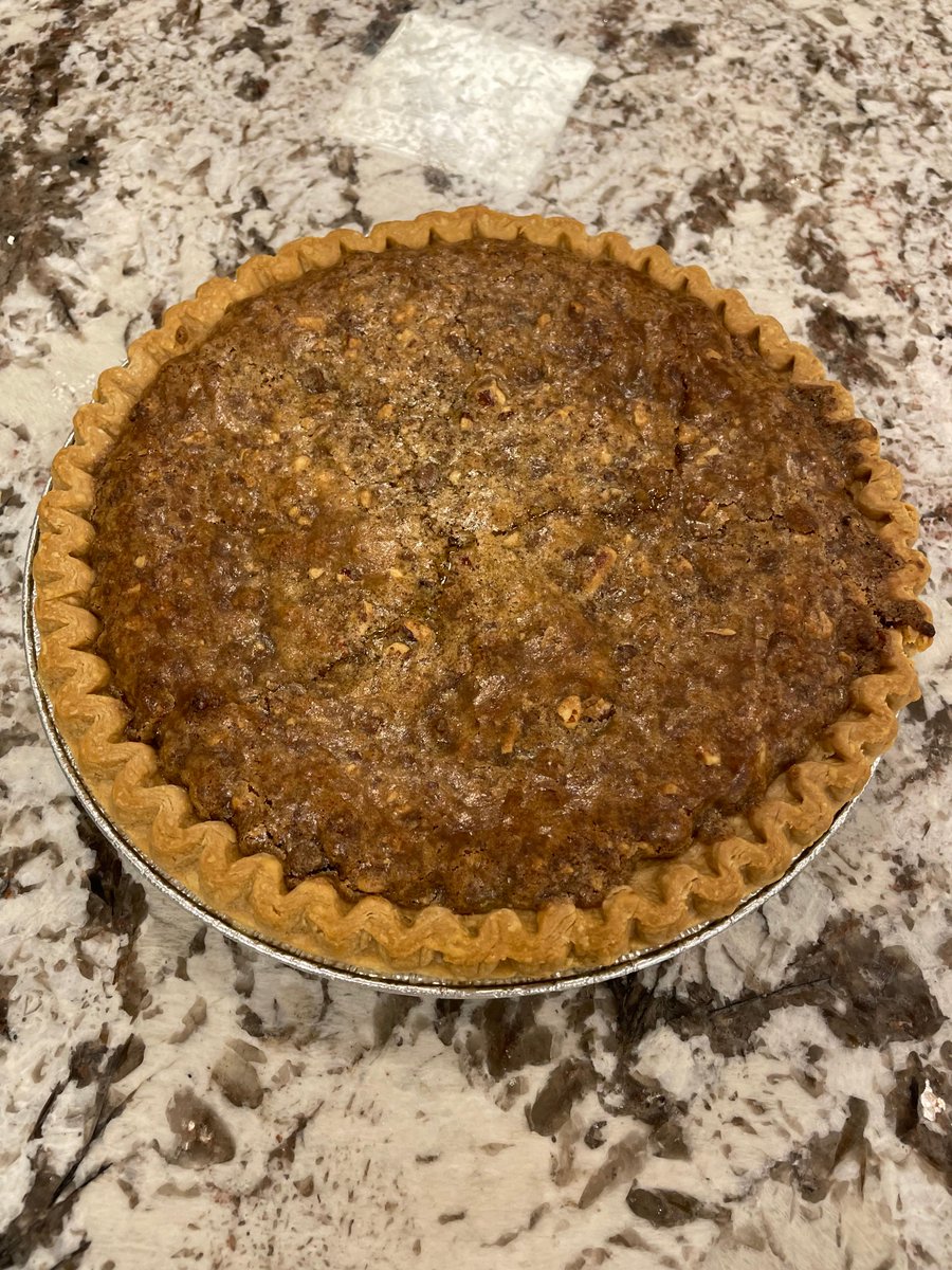 FranciscanHCC's tweet photo. Our Assisted Living residents had a great time in our baking class making Derby Pies. 🥧 These pies were then shared with staff and residents as a special treat. 🏇 

#WhatsHappeningAtFranciscan #FranciscanFamily #FranciscanFun #FranciscanBakingClass #TrilogyFamily https://t.co/bNrODvLzbc