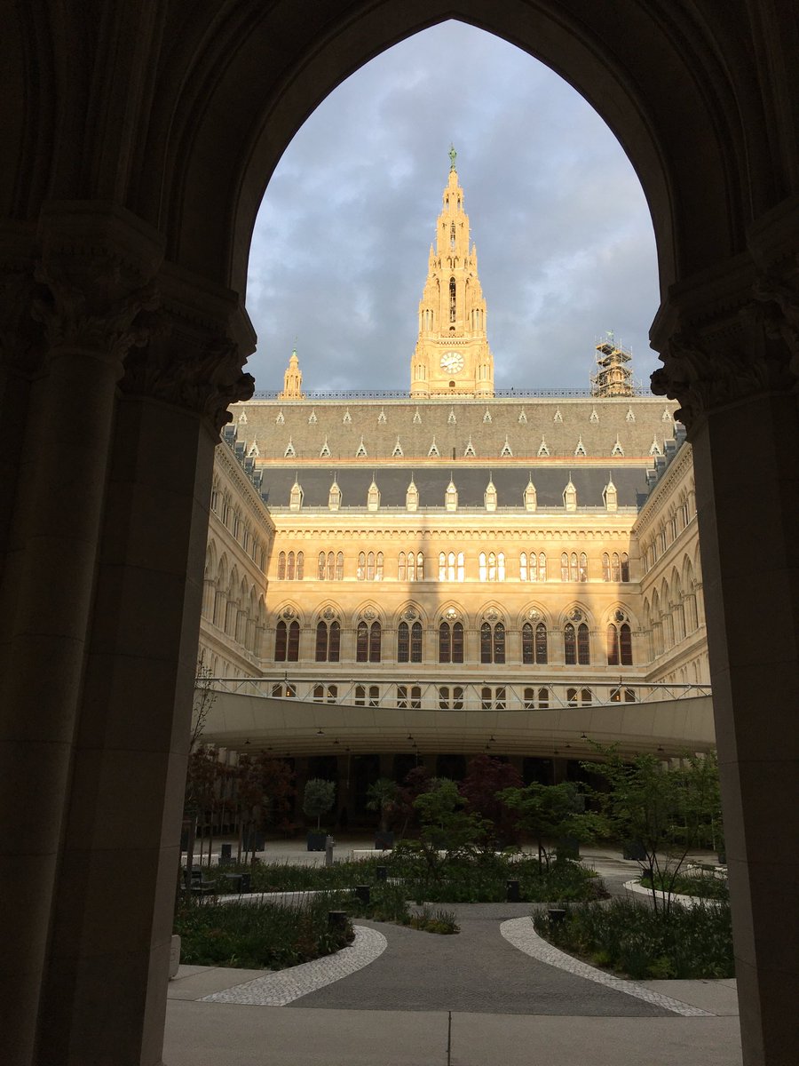 Das #Rathaus unserer wunderschönen ⁦<a href="/Stadt_Wien/">Stadt Wien</a>⁩ von innen - cool! #wienliebe