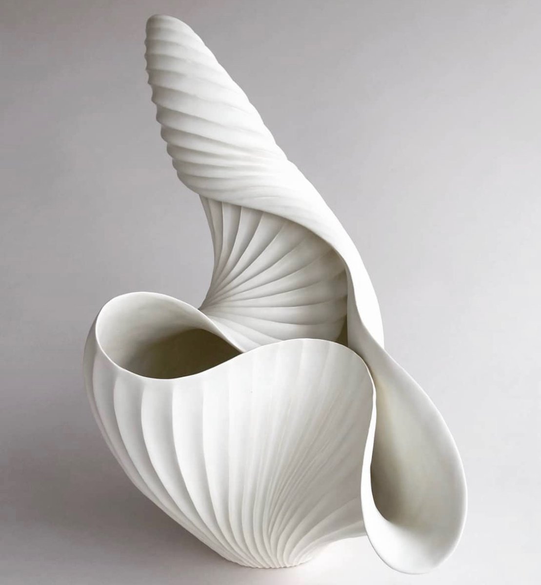 Art is always picture perfect 😍 This Curled Leaf Shaped Vase by Inaba Chikako is just a small sample of the <a href="/crowmuseum/">Crow Museum</a>'s Contemporary Japanese Women Ceramic Artists exhibit. Come check it out! 

📸 : <a href="/crowmuseum/">Crow Museum</a>