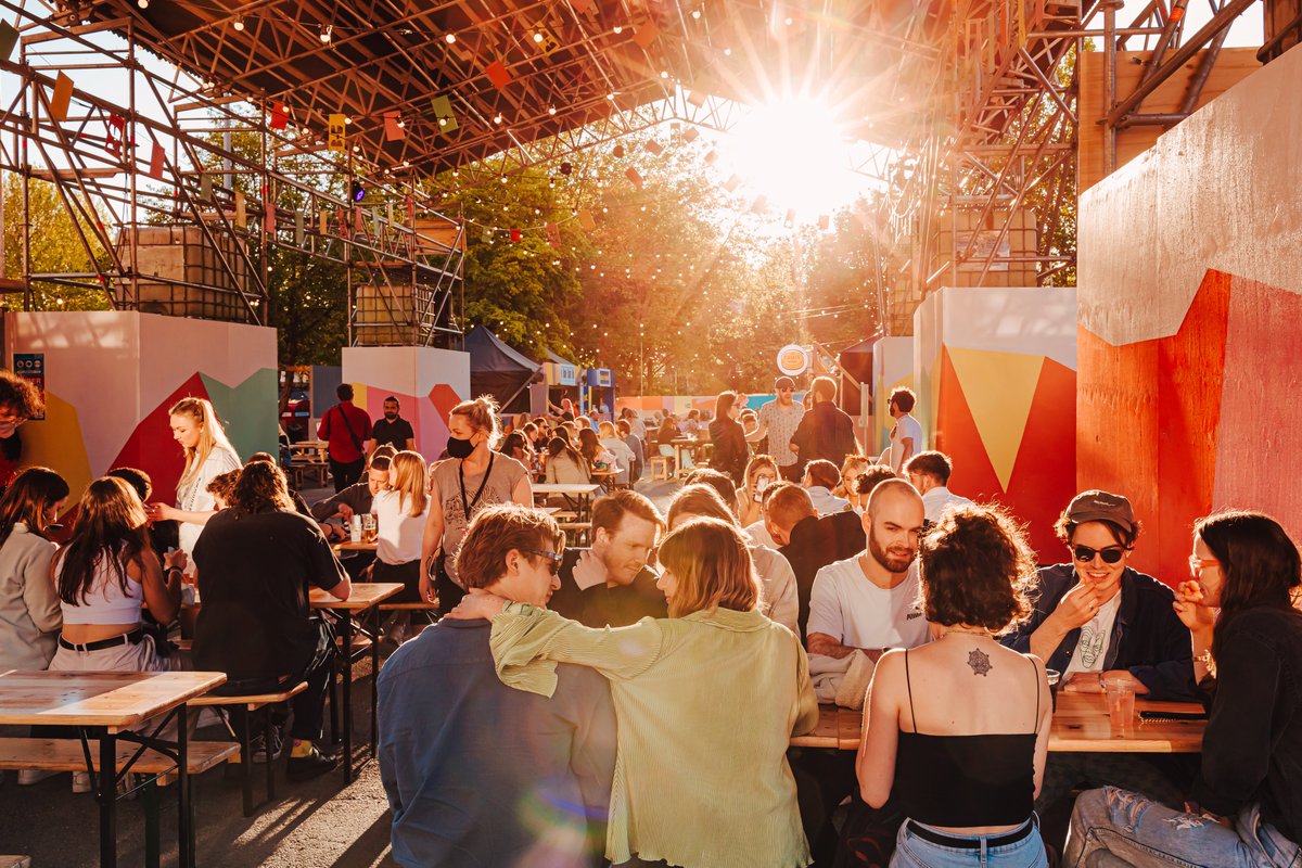 southbankcentre's tweet photo. ANNOUNCEMENT | Riverside Pop-Ups have returned to the Southbank Centre! #SCSummer 👨‍🍳🍔🍨🍜🍹🍻

We have a dangerously delicious mix of culinary delights gracing the our riverside step this Summer... Read our blog round-up ➡️ https://t.co/L3omO20h0X #Foodie #London https://t.co/k6LN9limwp