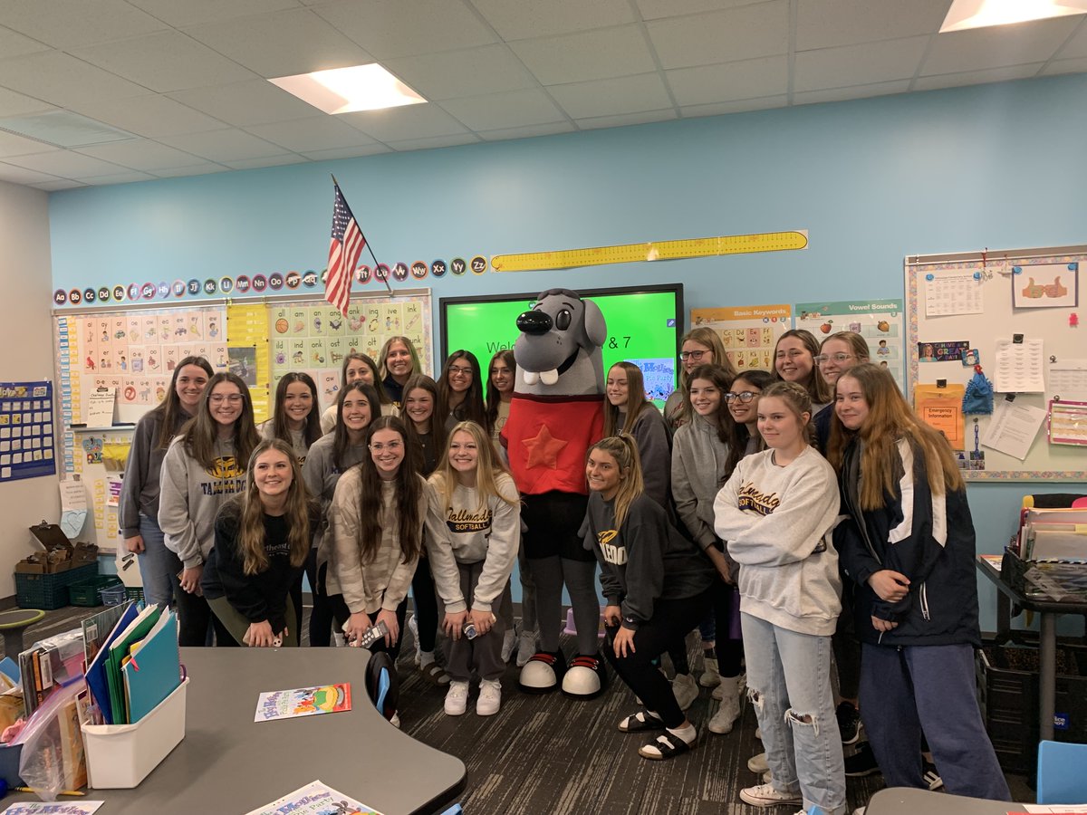 secondandseven's tweet photo. Look who joined our end of the year #TallmadgeElementary reading today- Hoppy! Well done @Tallmadge_sball @MrsDoveTES! Special thanks to Thompson Electric representatives for your ongoing support! #2and7NEO #readersandleaders https://t.co/NZOKYlCHzB