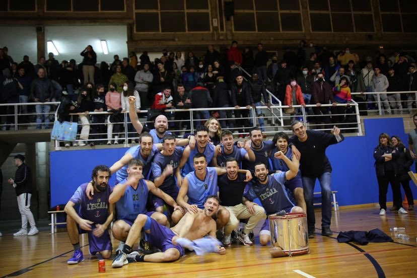 Bàsquet Gironí (@basquetgironi) on Twitter photo ✅ El <a href="/CB_LESCALA/">CB L'Escala</a> ha quedat CAMPIÓ del Grup 12 de 3ª Catalana Masculina i puja a 2ª Cat!
🏀 Consulta la plantilla entrenada per <a href="/tros14/">toni espinosa</a> i les estadístiques a la web.
👉 basquetgironi.cat/el-cb-lescala-… ✅ El <a href="/CB_LESCALA/">CB L'Escala</a> ha quedat CAMPIÓ del Grup 12 de 3ª Catalana Masculina i puja a 2ª Cat!
🏀 Consulta la plantilla entrenada per <a href="/tros14/">toni espinosa</a> i les estadístiques a la web.
👉 basquetgironi.cat/el-cb-lescala-…