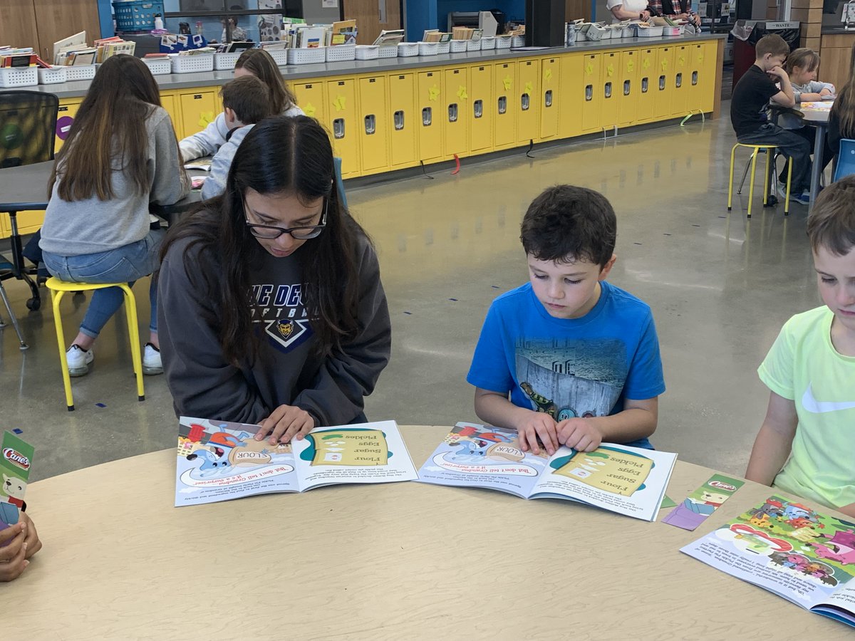 secondandseven's tweet photo. Look who joined our end of the year #TallmadgeElementary reading today- Hoppy! Well done @Tallmadge_sball @MrsDoveTES! Special thanks to Thompson Electric representatives for your ongoing support! #2and7NEO #readersandleaders https://t.co/NZOKYlCHzB