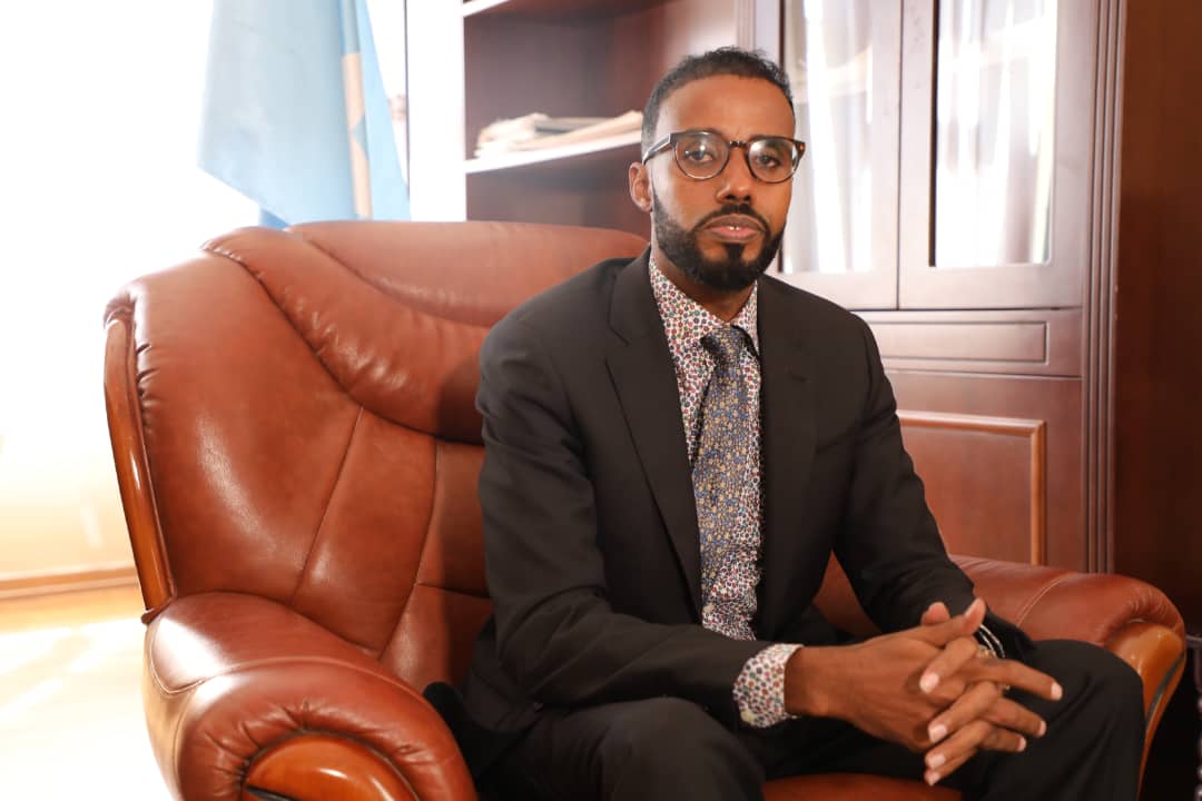 sntvnews1's tweet photo. The Deputy Speaker of Senate House of Federal Parliament @AliShacbaan has on Wednesday met with #Italian ambassador to #Somalia, Alberto Vecchi. On behalf Italian Government, the ambassador conveyed a message of congratulations to the Deputy Speaker.
#Somalia https://t.co/fH1bgGaa6x