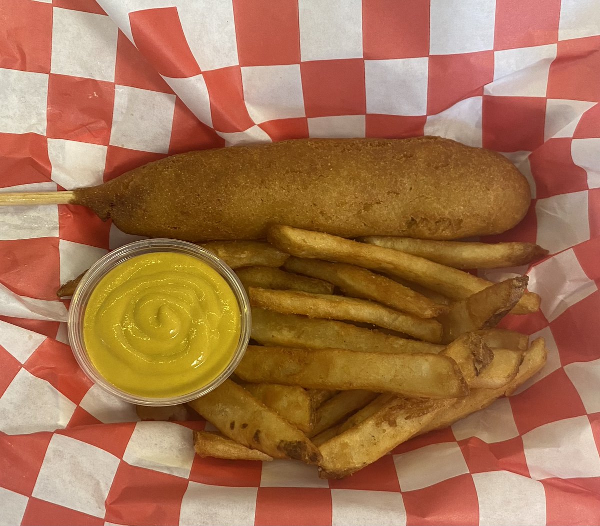 CFT20186's tweet photo. Its everyone's favorite day, CORN DOG WEDNESDAY!
Try a 100% all beef hand dipped corndog today!
Flavors of the Day are Mint and Oreo!
And May the 4th be with you! :) https://t.co/GRcYGcIAuj