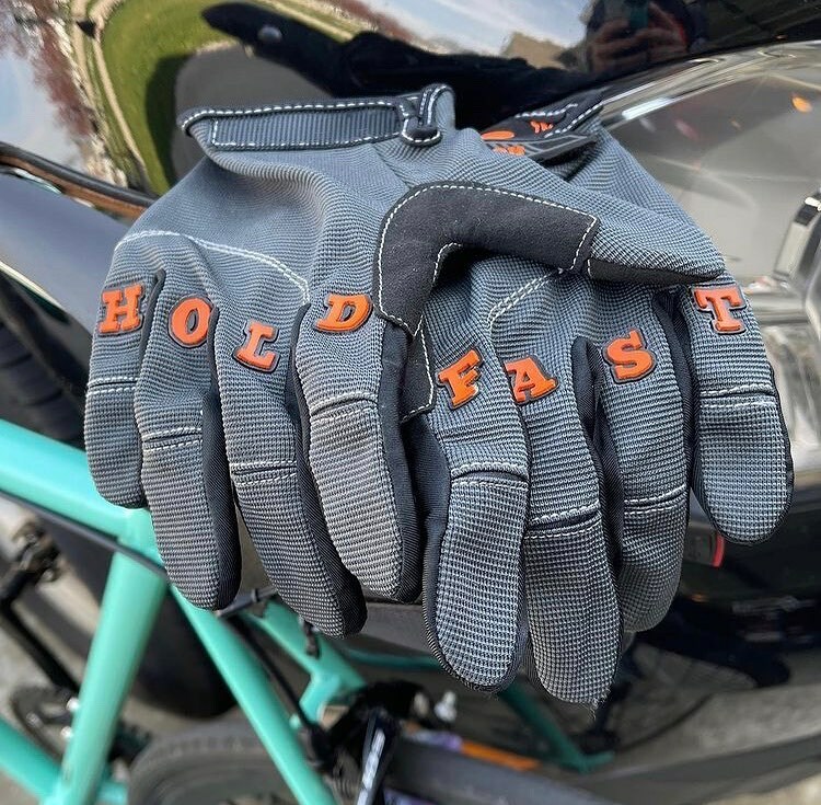 The Vigilant glove, it fits like a second layer of skin. Thanks to @monjoody for the image. @holdfastgloves #holdfast #holdfastbrand #holdfastgloves #motorcycle #motocross #moto #supercross #motorcross #enduro #enduromtb #endurocross #endurobike #endurol… instagr.am/p/CdJHaazLLdE/