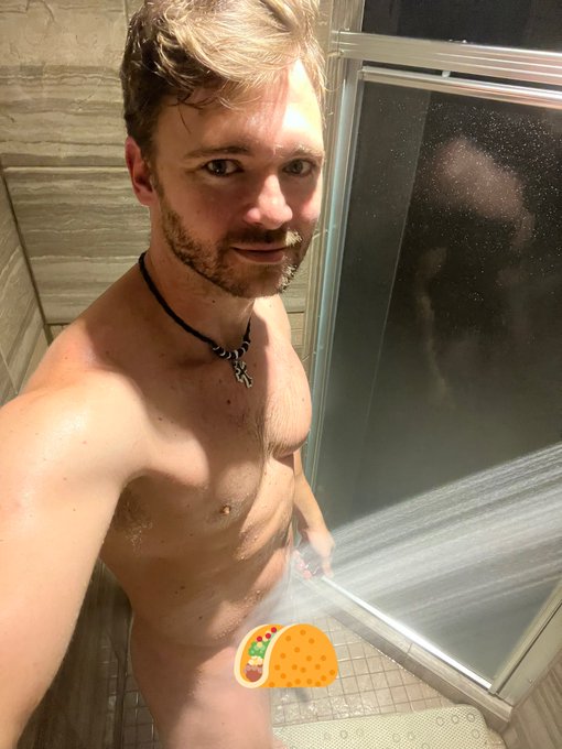 2 pic. Hit the sauna and shower for a little RnR. Online in 15 for Day 4 of Fiesta de Mayo! https://t