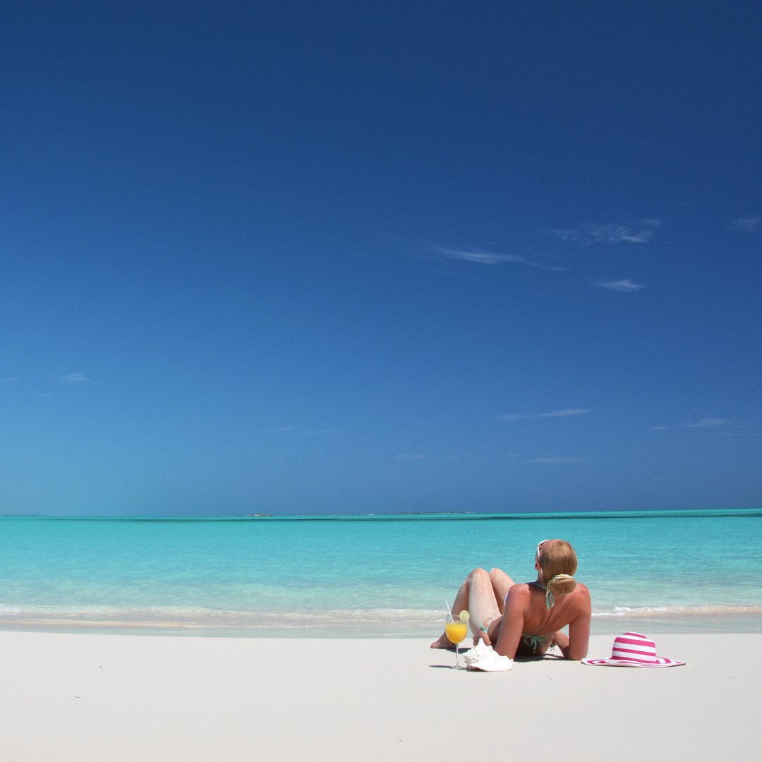 Life is nothin’ but a breeze in the Bahamas. 🌊🌴<a href="/MvilleAtSea/">MargaritavilleAtSea</a>, don’t you agree?