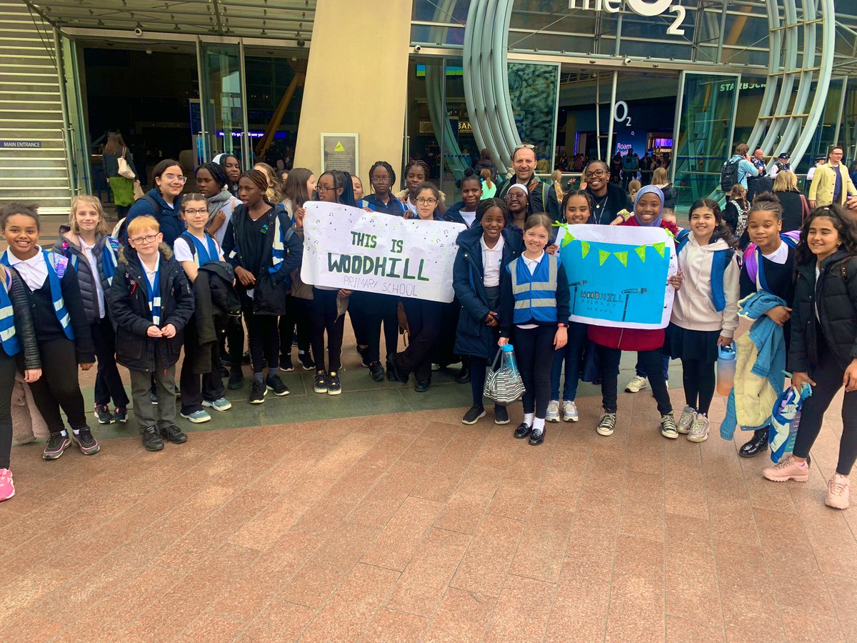 MissWebber_'s tweet photo. We are at @TheO2 ready for an exciting musical evening! #YoungVoices2022 @WoodhillSch https://t.co/sKoTdTBVGo