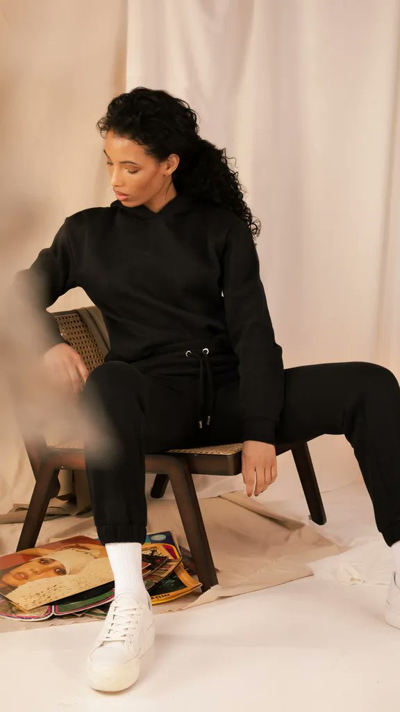 OnlineVisir's tweet photo. The second drop of VISIR capsule collections is now available for purchase on website. We’re excited for you to style these pieces you way! 🤗
Click the link to have a look at VISIR capsule collections https://t.co/VSTfdOMJ8y #smallbusinessowner #tracksuitset  #capsulewardrobe https://t.co/kT950e4Oqd