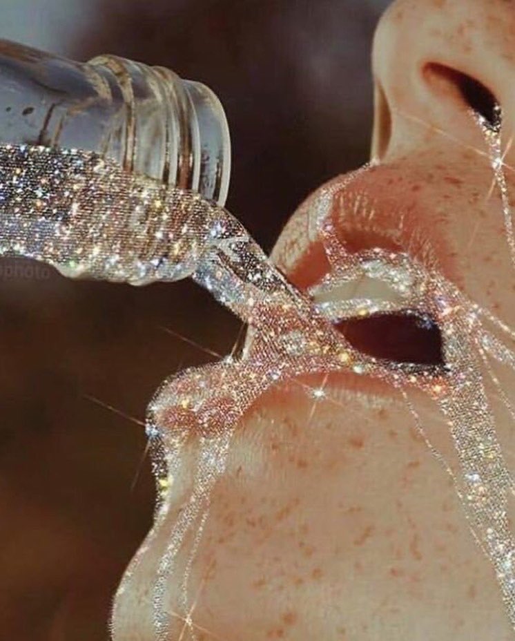 vonsorella's tweet photo. A mood. Coming soon. #VONSORELLA https://t.co/CumhXyquhK