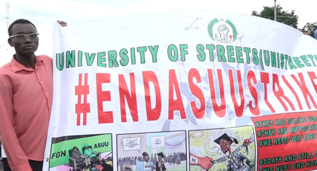 channelstv's tweet photo. ASUU Strike: UNIBEN Students Protest Against Unending Action
https://t.co/EHCi0b1LoL https://t.co/YK8qRJjhWI