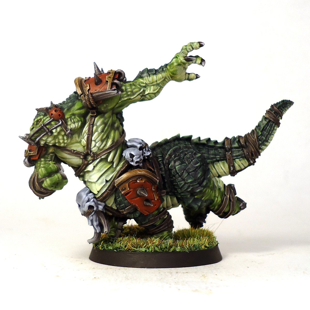 spubbbba's tweet photo. Zolcath the Zoat, lovely model from Forgeworld took me forever to paint. Getting the highlights on his chest and armour right were the toughest parts.
#bloodbowl #paintingforgeworld #zoats #GamesWorkshop https://t.co/58X1WX2E9J