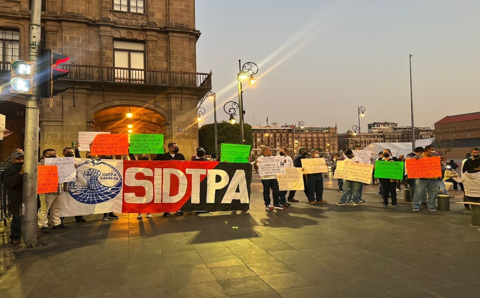 Pesqueros protestan en el Zócalo de CdMx; exigen pagos y equipo de trabajo rezagados desde 2018
milenio.com/politica/comun…
 
Fueron cerca de 30 trabajadores

sidtpa.org/milenio-pesque…