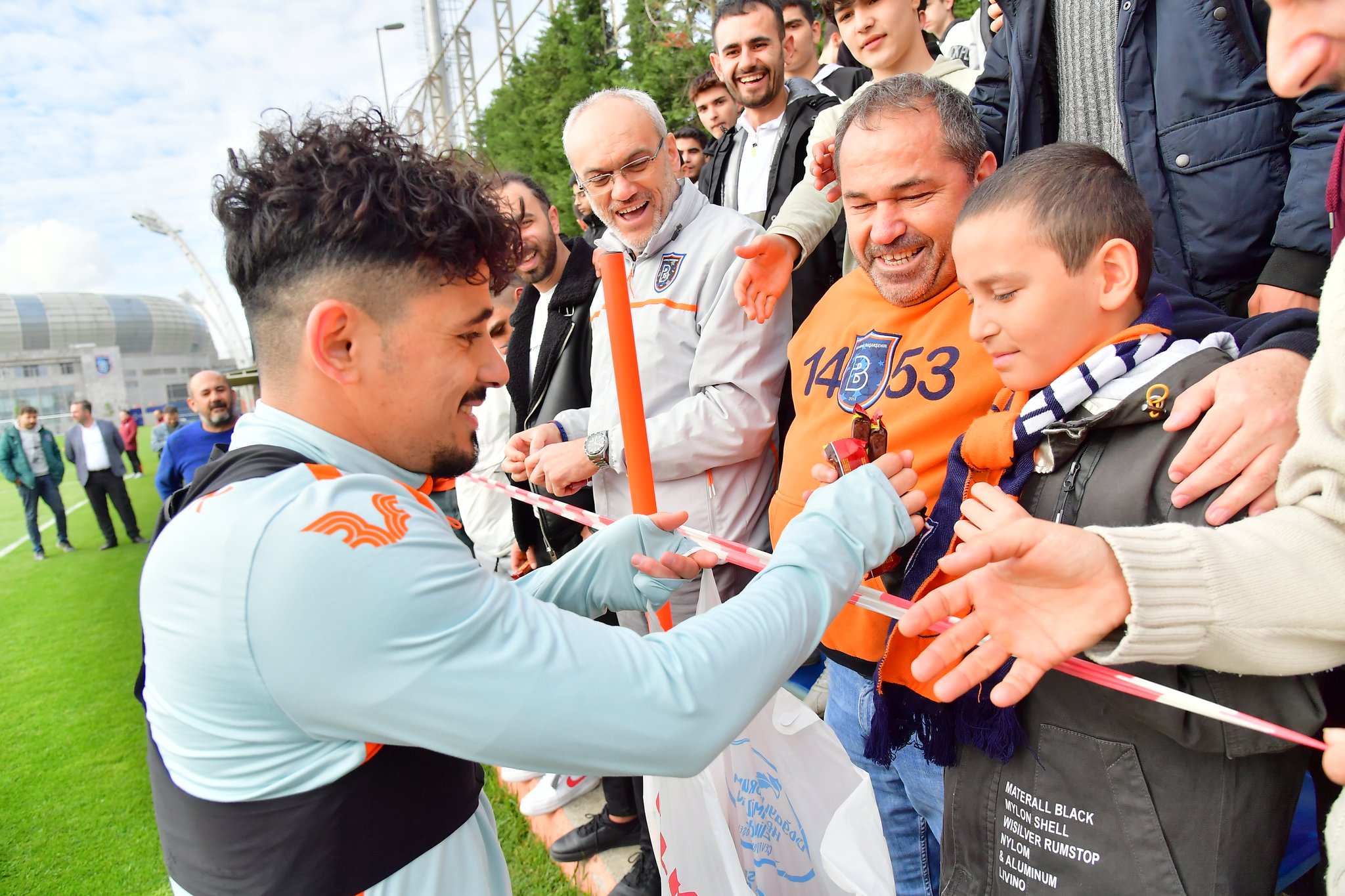 Taraftarlardan Başakşehir'e Destek