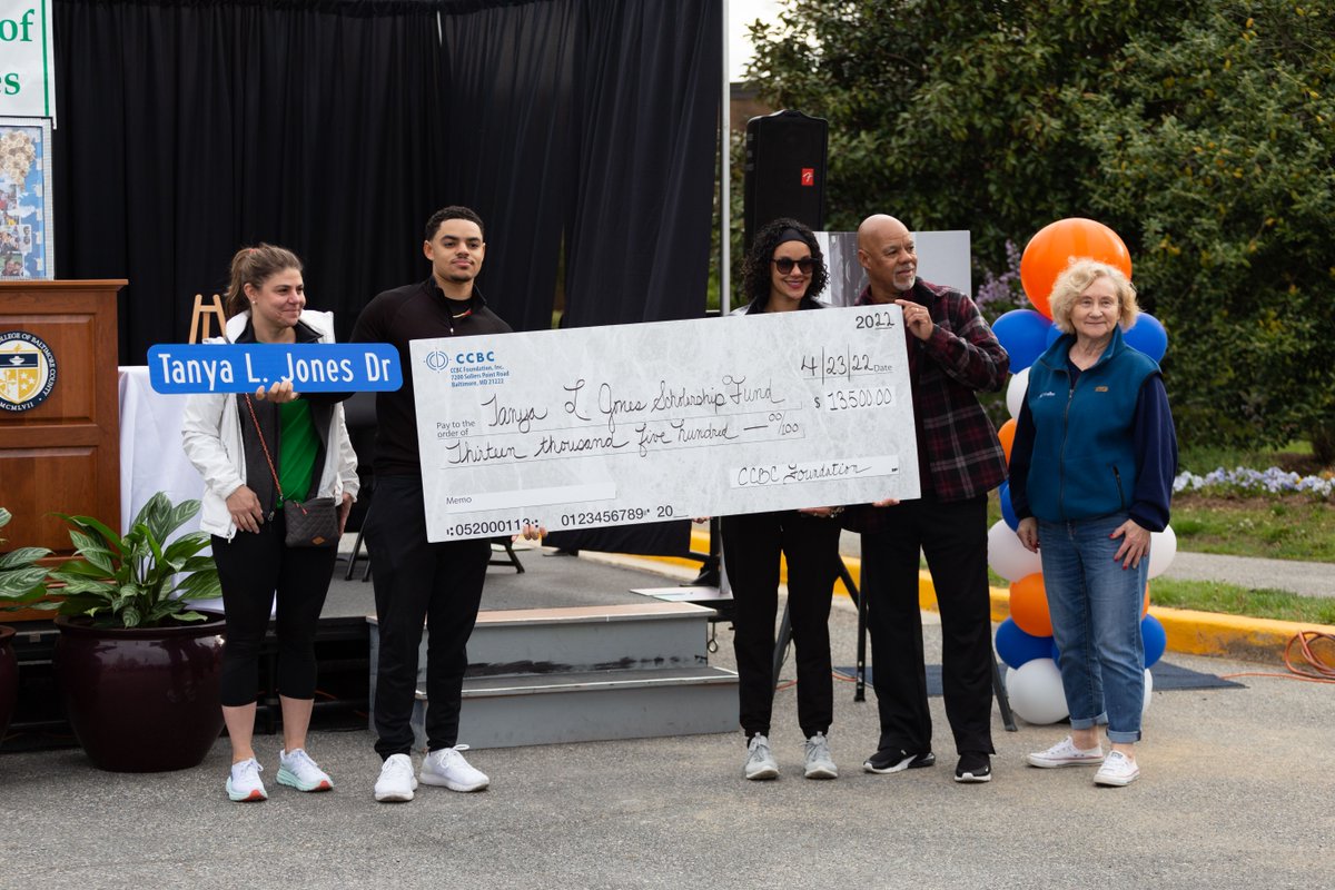 CCBCMD's tweet photo. The CCBC Foundation Dundalk hosted the 2022 CCBC Dundalk Community 5K and 1-Mile Walk in memory of Campus Director Tanya Jones on Saturday, April 23. The event raised $13,500 to benefit the Tanya L. Jones Scholarship Fund. #CCBCProud Photo credit: Thomas McTear. https://t.co/nSf2jTrWOX