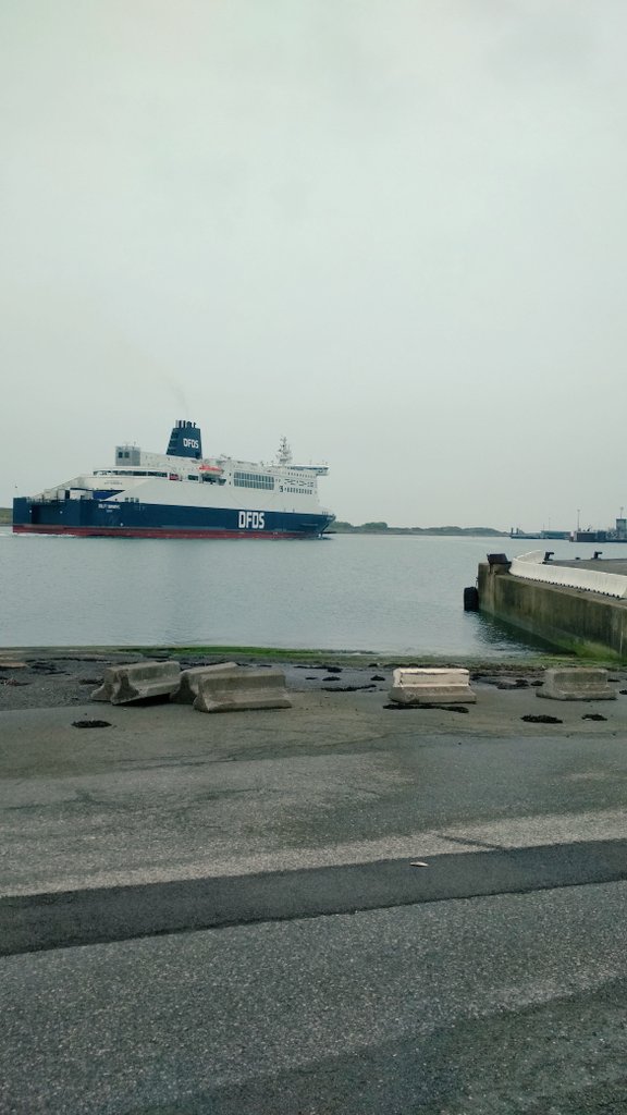 LiselotteTinel's tweet photo. Felt very tiny today amidst all the huge equipment on the harbor of Dunkirk today... Exploring potential sites for the upcoming field campaign for @PIRATEproject1 and Shipair to measure shipping emissions. It's getting real! 🌊🚢 @VRiffault @JoelBrito01 @anna6_barbara @AtmoHdF https://t.co/tHbpHT6vp1