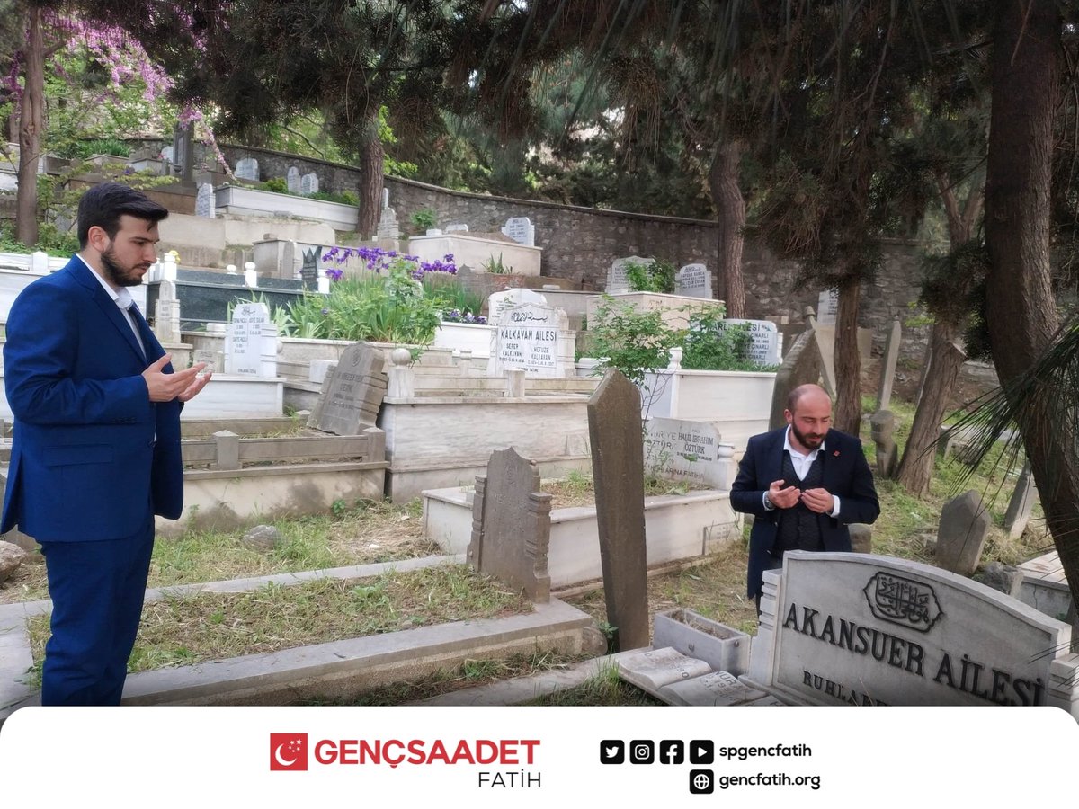 SPGencFatih's tweet photo. İlçe Gençlik Başkanımız M.Safa Ocak ve İlçe Gençlik Başkan Yardımcılarımız uzun yıllardır teşkilatlarımızda vazife yapmakta olan dava büyüklerimize ve vefat eden büyüklerimize bayram vesilesi ile ziyarette bulundular. https://t.co/WwIAcoXX3b