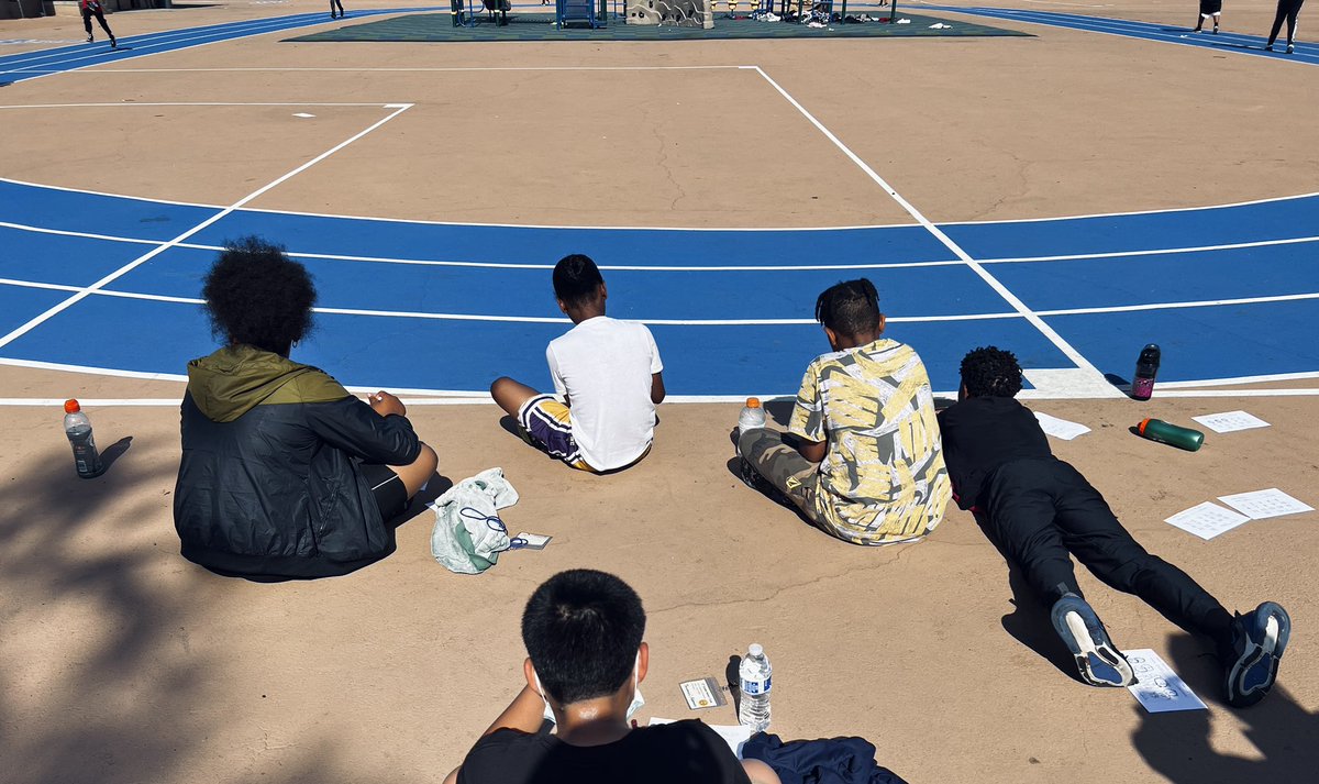 daniyellg's tweet photo. One of the things I miss the most about being a classroom teacher is imparting a love for fitness. #gofifthgrade #physicalfitnesstest #milerun #FitnessMotivation @CHMagnetSchool @LAUSD_LDWest https://t.co/G2t4wR51mT