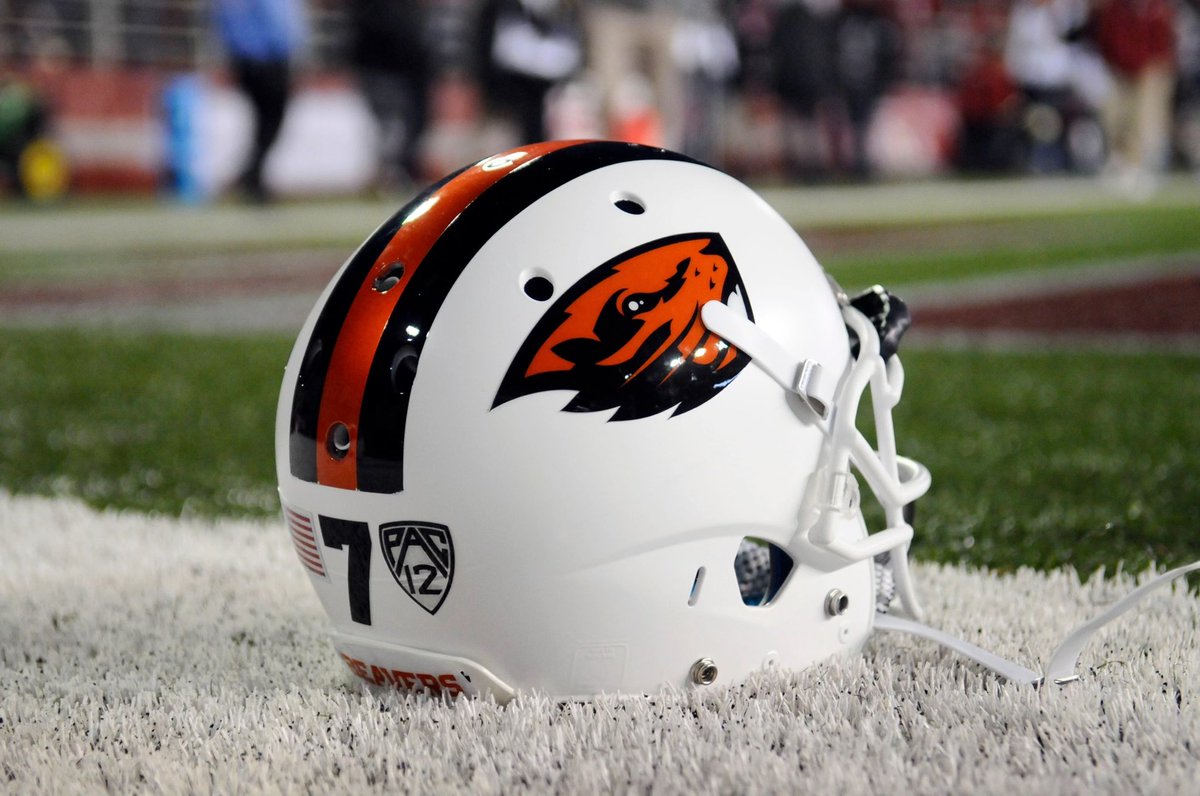 Kezion7's tweet photo. After a great conversation with @CaliBloodLine81 @SpiceBoy408 @CoachAPerk I am blessed to receive my 2nd D1 offer from @BeaverFootball @DEdgeFootball @papirican21 @AZcoachHenri https://t.co/J4KkBLESVD