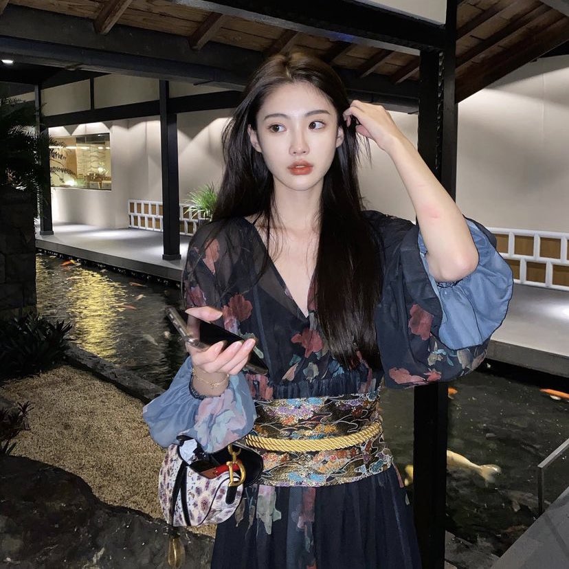 czaejaesn's tweet photo. night walk 🌖 https://t.co/5g0Gx5baCy