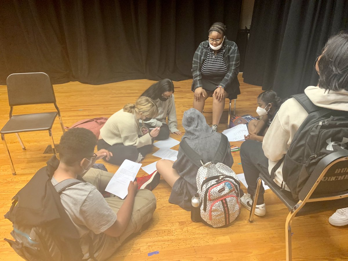 BlackKnightAVID's tweet photo. Service learning day! AVID 9 and 10 students mentoring &amp; establishing a solid foundation with our Buford students. @Rise4RealChange https://t.co/DswRhNMSlS
