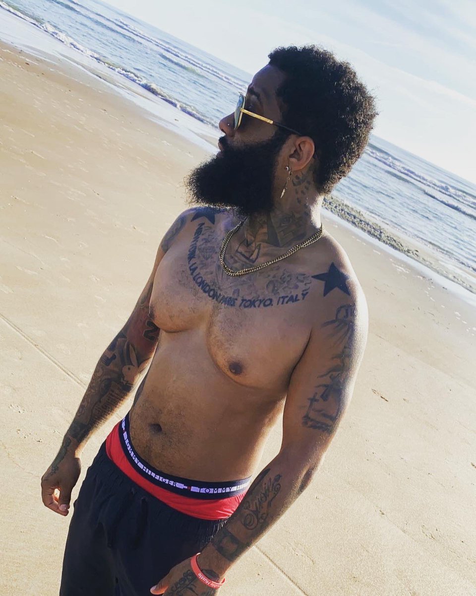 No Shirt Mari 💪🏽👑🥷⚡️