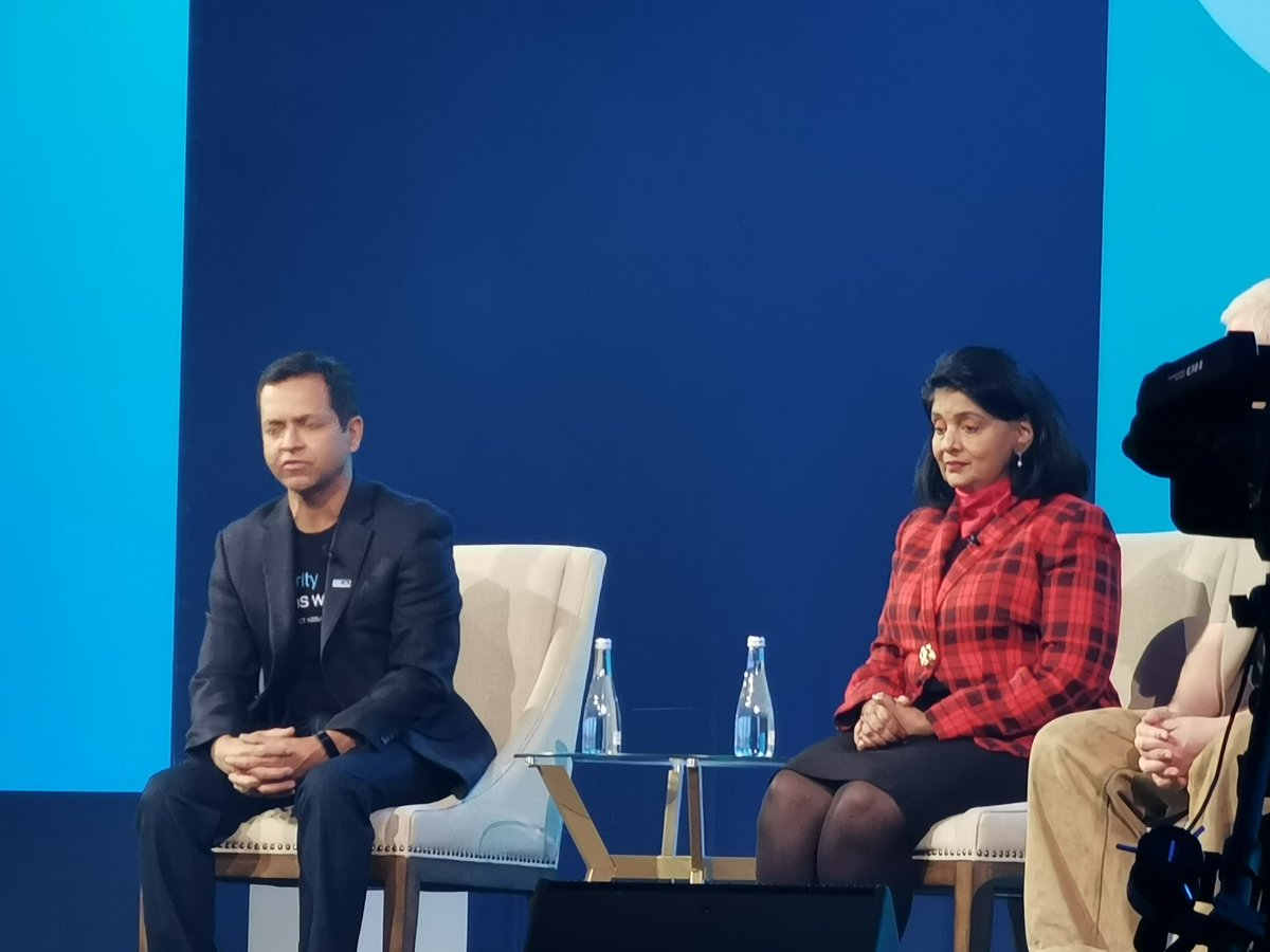 sallyeaves's tweet photo. Many Dr's in the House! Power panel #CyberSecurity  #DellTechWorld on #Digital threat #risks links on #Security &amp; #privacy  &amp; #trust @DellTechWorld @DellAPEX
#AI #SocialMedia #CyberAttack #DellPartner #data #Analytics @HaroldSinnott @sarbjeetjohal
@gfCyber @ipfconline1 @domhalps https://t.co/LTTxXM0Xy7