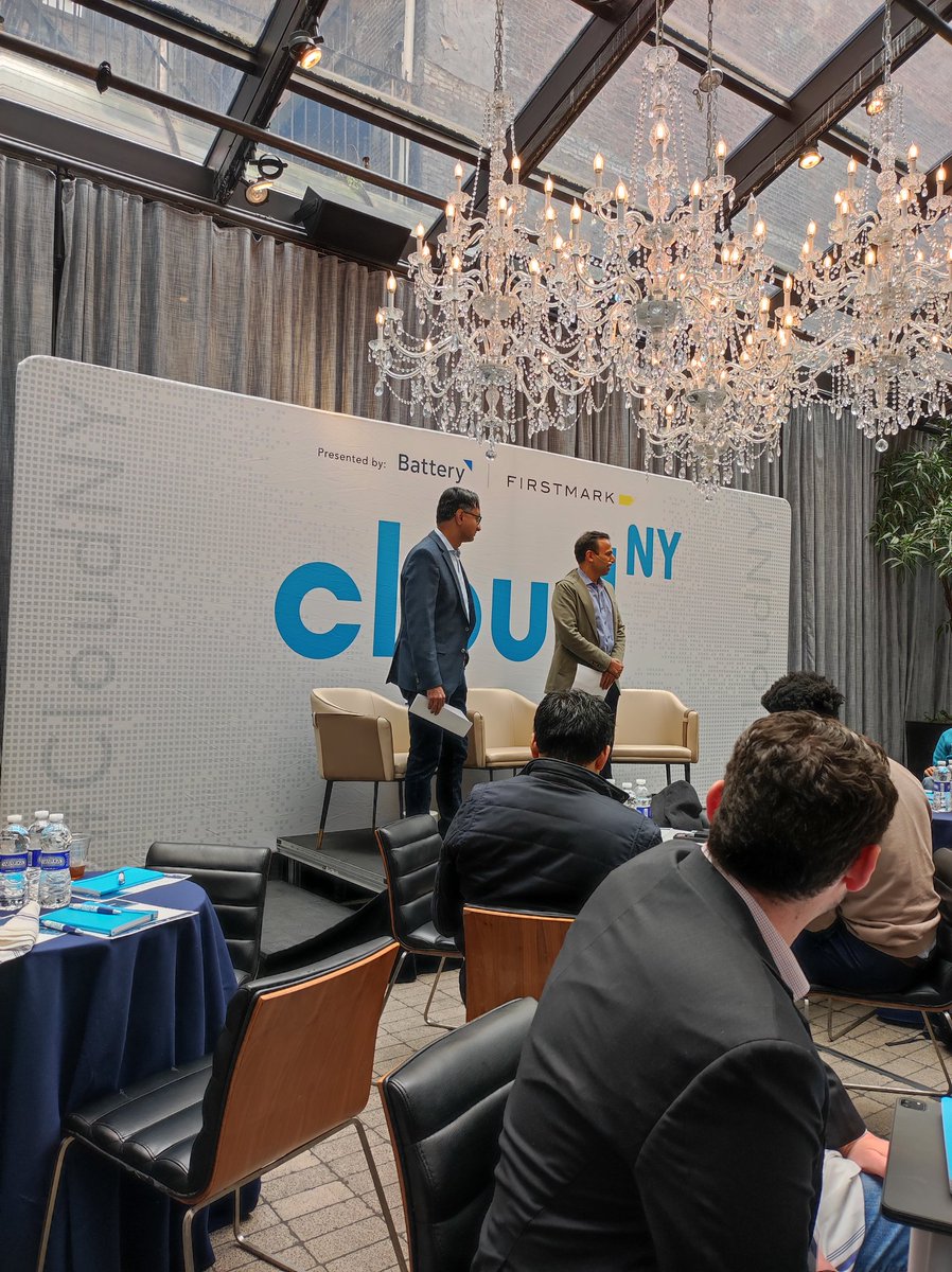 odedzehavi's tweet photo. Attending #cloudny with so many amazing CEOs of leading cloud companies #battey #firstmark https://t.co/mstSbaU5D9