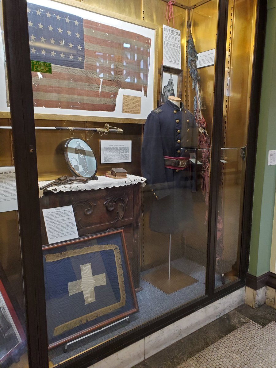 quiltedtrees's tweet photo. Last year my parents donated a guidon flag from my Aunt Marcia's family in the civil war to @SSMHnM.

Today we got to see it in the display! (61st regiment) https://t.co/YQ4JMmGg4w