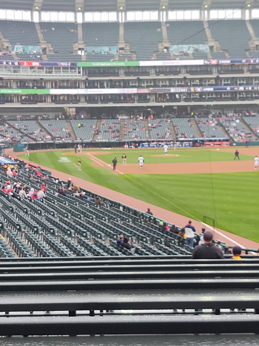 It's not a San Diego type day at the ballpark as I get to see the Padres live and in person for the first time.  Also the first time seeing the Cleveland team under the Guardians logo. https://t.co/Szu7kMHfQ1
