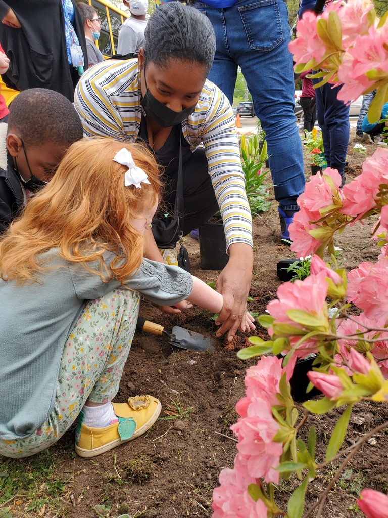 mariamboydnc's tweet photo. Our teachers are always planting seeds of love, learning, and support in our children! #ThankATeacher for National Teacher Appreciation Week. Who is your favorite Warren County Schools teacher and why? Teachers, check out these discount deals just for you: https://t.co/oao4fqEjWY https://t.co/KQuBdDM4H5