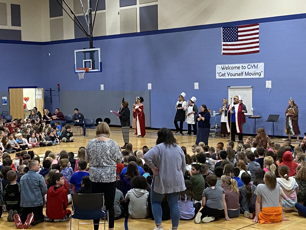 JenRed824's tweet photo. First whole school assembly since 2020! #onebookoneschool #WeAreMadisonBlue https://t.co/2VjX4BuhUT