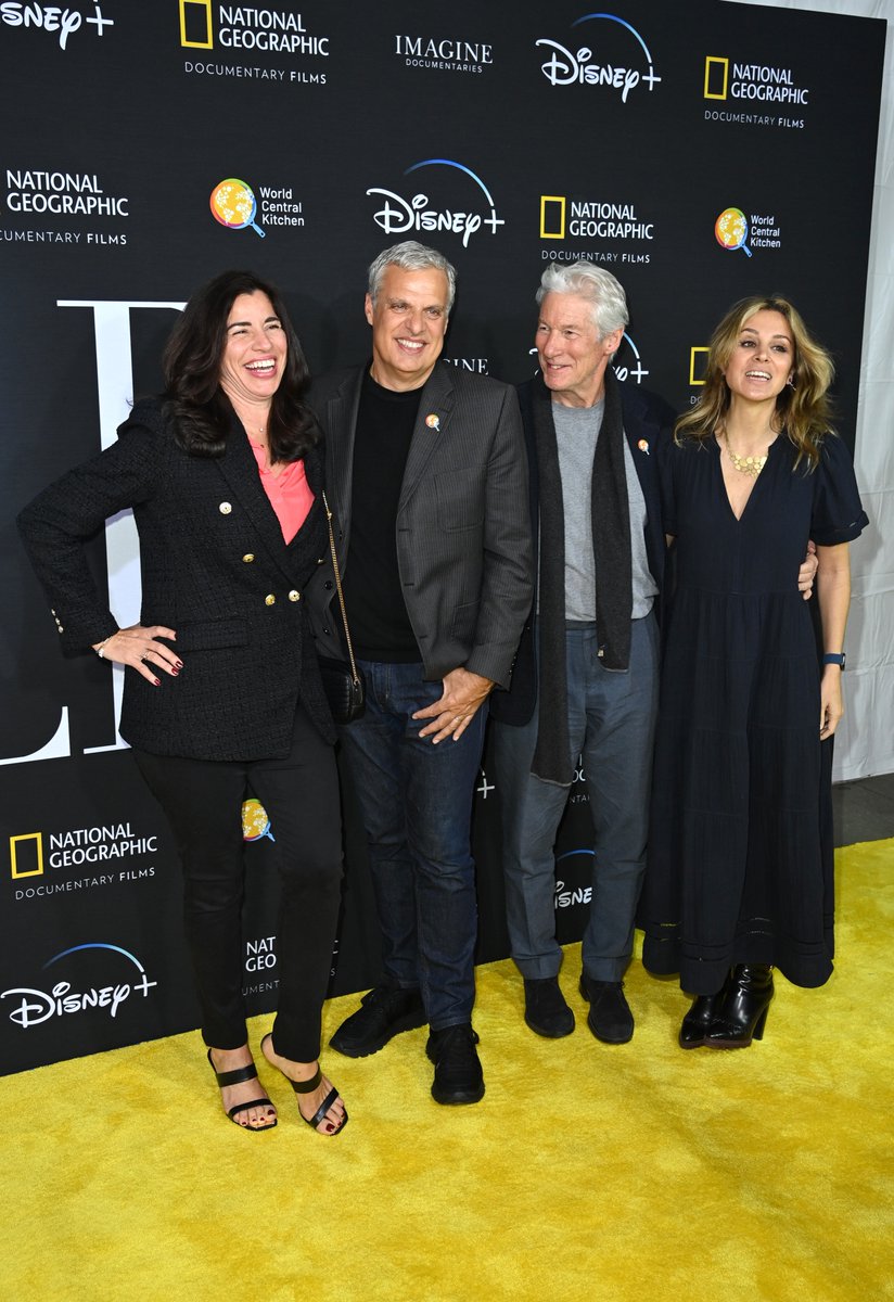 TheTedAllen's tweet photo. More food friends &amp; family pix from last night's premiere of #WeFeedPeople, the eye-opening new documentary by #RonHoward on @WCKitchen &amp; @ChefJoseAndres, debuting May 27 on @DisneyPlus! @SandraRipert @EricRipert #RichardGere #AlejandraSilva @GailSimmons #ImagineDocs @NatGeoDocs https://t.co/3U0Oomr4YT