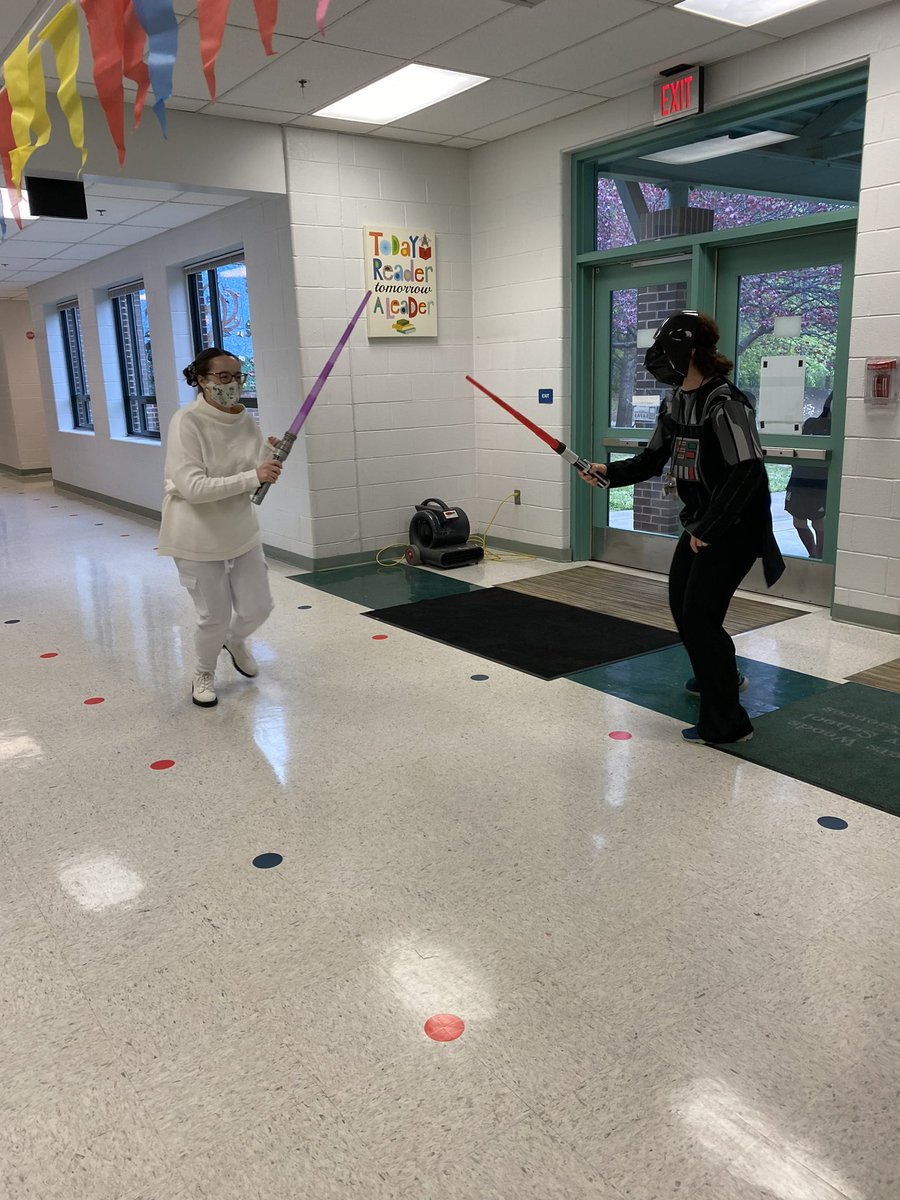 OwensOgres's tweet photo. It is safe at HWES today. May the 4th be with you. https://t.co/ayAsJL9em8