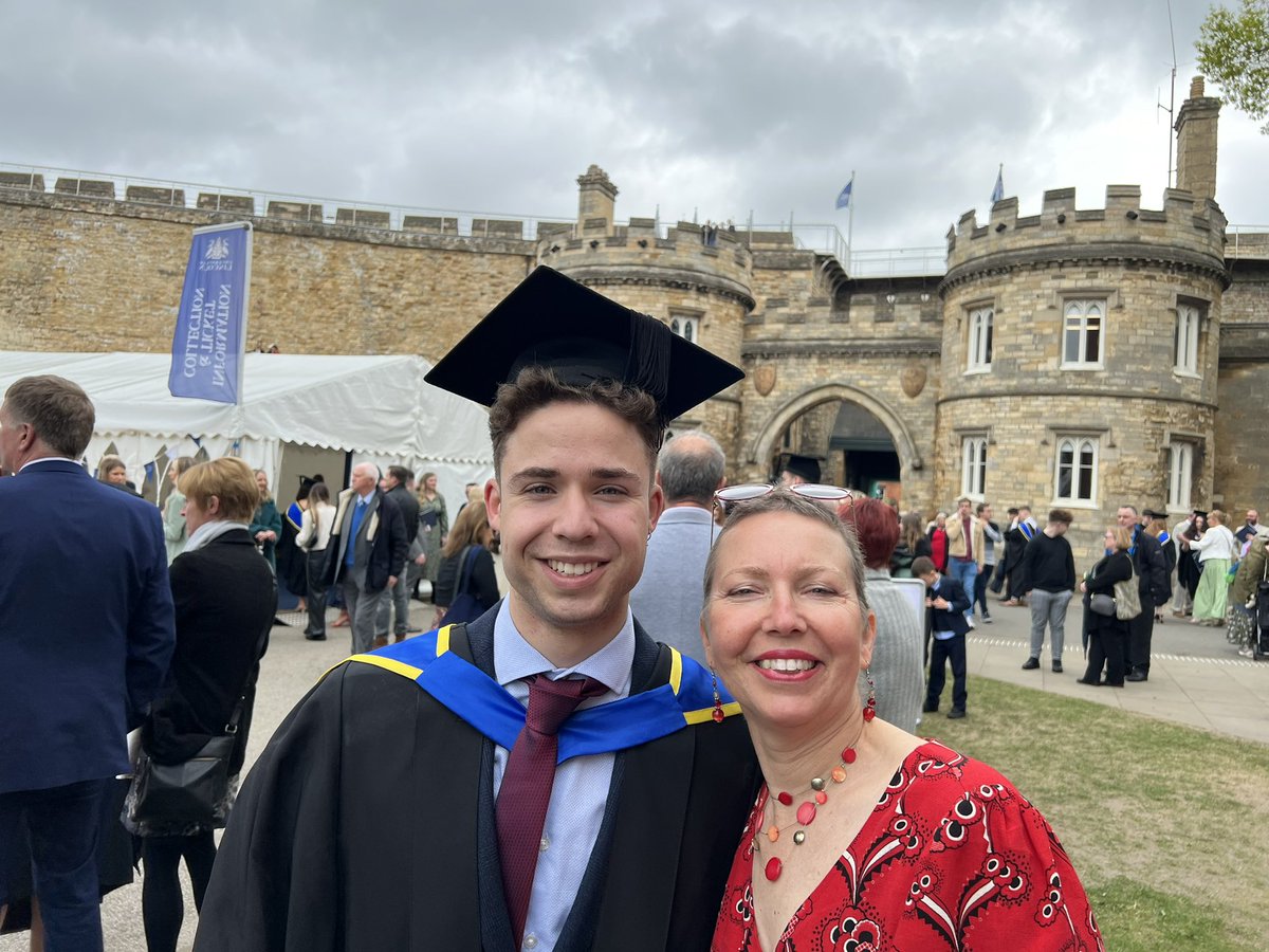 manstondrive's tweet photo. Great to see such joy from @unilincoln graduates and parents today @LincsCathedral &amp; @LincolnCastle https://t.co/eu7tuf64M5