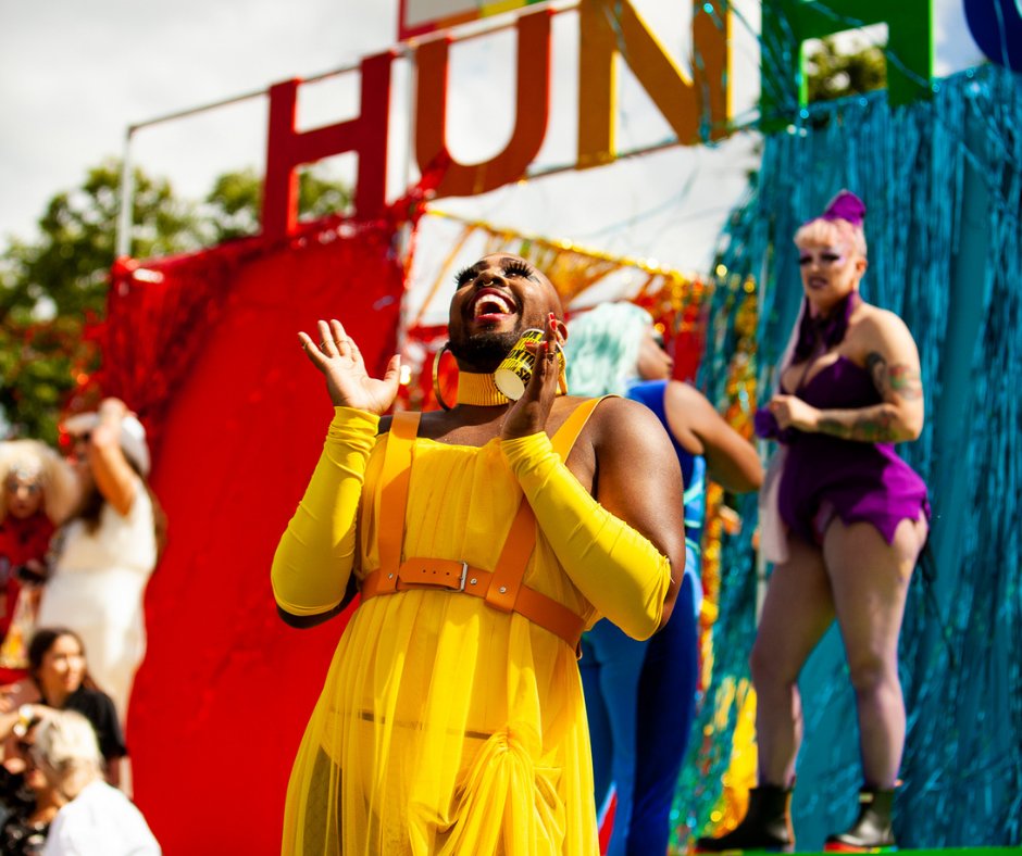 Be Bold, Be Colourful, Be Hoxton 🌈🌈🌈

#HoxtonSpirits