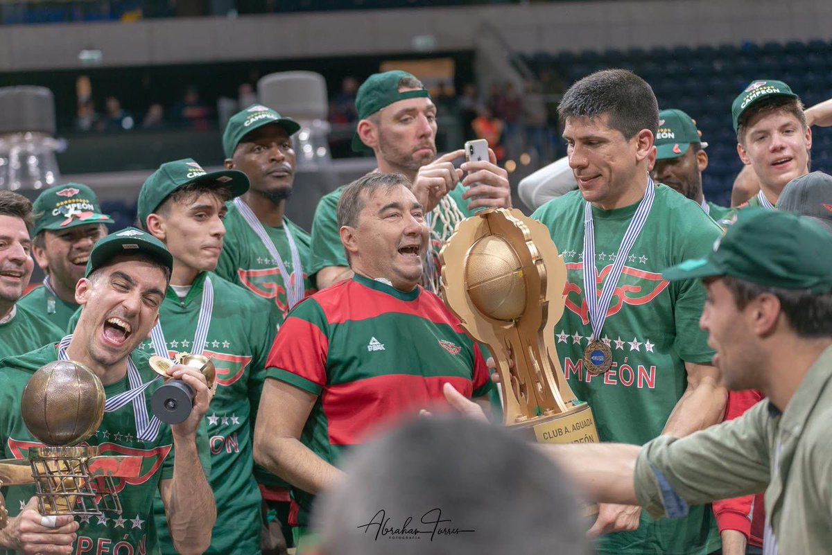 Aguada_oficial's tweet photo. Gracias, gracias, gracias.

Hasta siempre, PRESIDENTE. https://t.co/42kK1gMJ3K