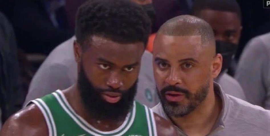 Travonne's tweet image. “they said you just khalid with a gym membership”