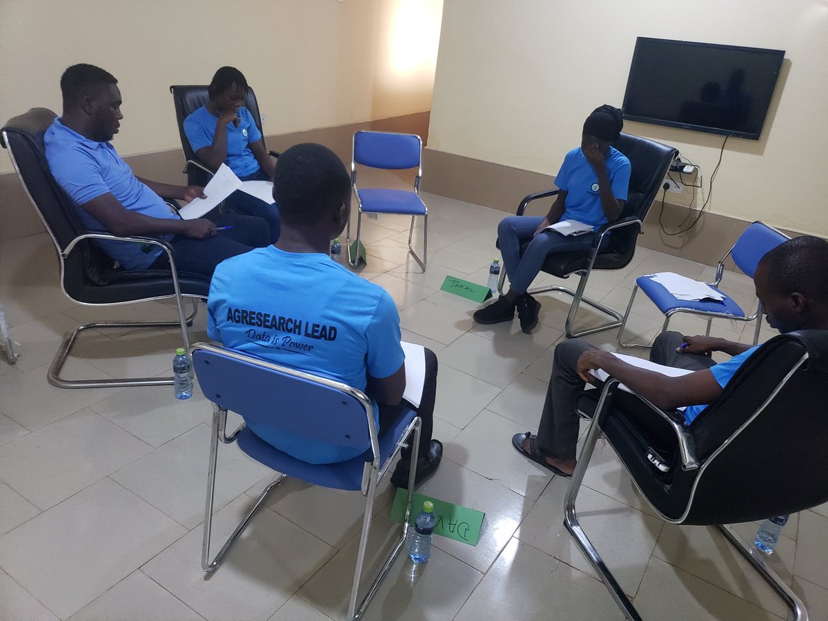 agresearch_lead's tweet photo. Agresearch lead conducted training to field enumerators. The rationale behind the training is to equip enumerators with the requisite skills to collect quantitative and qualitative data as part of the baseline study of the honey and beeswax value chains in Ghana
#baseline study https://t.co/6464pHv3Sk