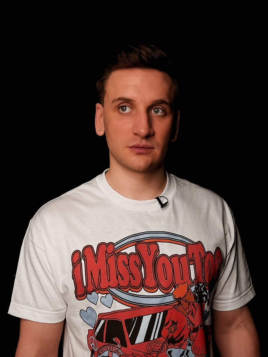 Oh you missed me, yea I missed you too. Stream Missed Calls produced by <a href="/GoldxHaze/">Haze</a> linktr.ee/lexisnothere
📸: <a href="/eargawd/">EARGAWD</a> 
👕: <a href="/CashOverClout/">CashOverClout®️</a>