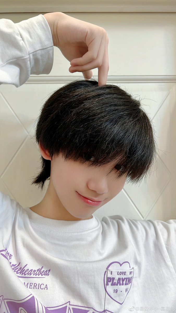 YiAnSchool_TH's tweet photo. 📷{20220504} MuYiming's Weibo Update ;
"นี่น่าจะเป็นครั้งที่ผมของผมยาวที่สุดแล้วครับ"
#MuYiming #慕易铭 #YiAnMiddleSchool #易安中学 https://t.co/WnuTHyYR79