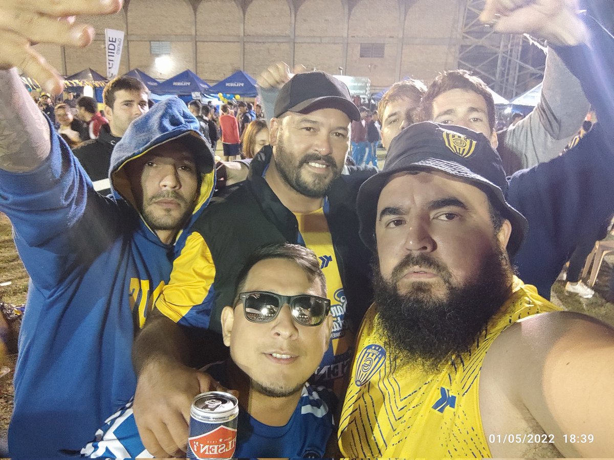 giovacuartobarr's tweet photo. Una del domingo 1 de mayo con esos cracks... @DavidLegui7 siguen las fotos con el pasteloso de Twitter jajajajajaja
Aguante #Luqueño y #chancholigans https://t.co/pgAubJU9s2