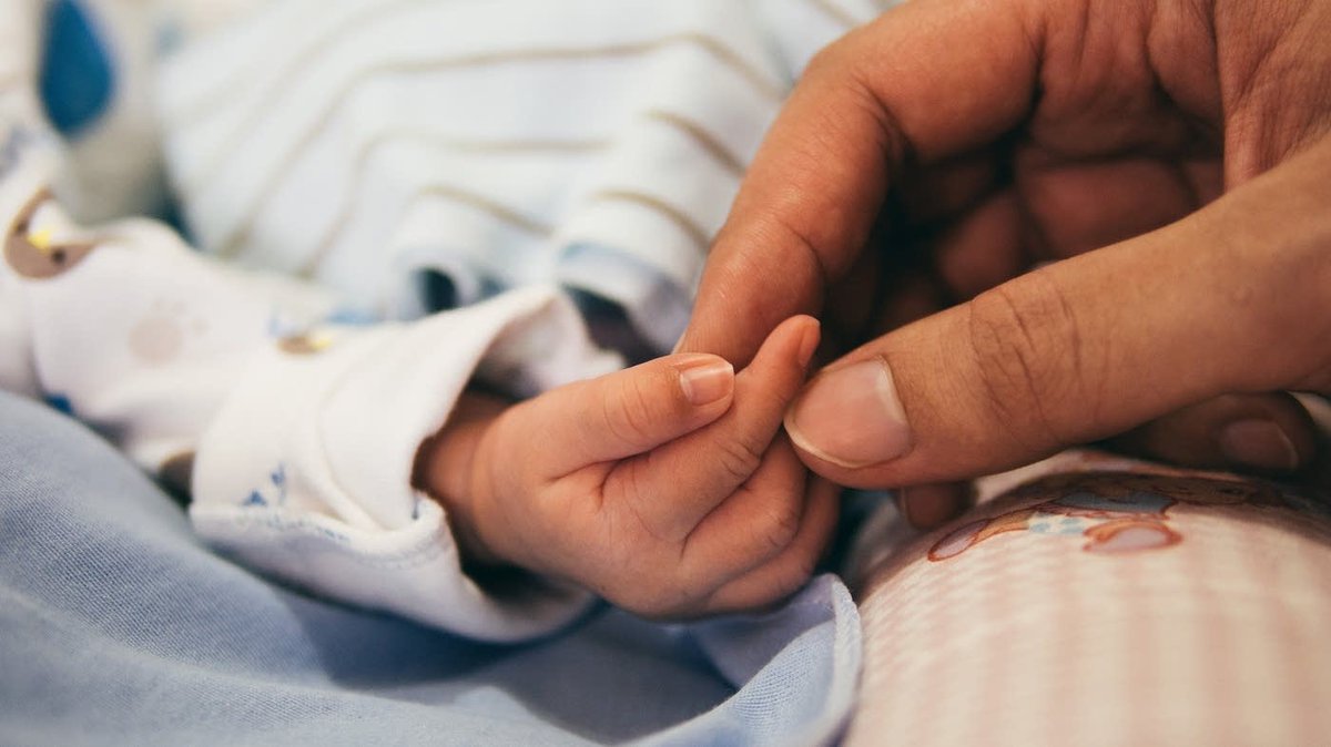 Listen to this conversation on <a href="/MPRnews/">MPR News</a> about the experience of childbirth and prenatal care during the pandemic, and racial disparities in health care. My guests included researcher Rachel Hardeman <a href="/RRHDr/">Rachel R. Hardeman, PhD, MPH</a> and an OB-GYN <a href="/MHealthFairview/">M Health Fairview</a>, Dr. Sarah Cross. mprnews.org/episode/2022/0…